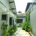 Itaguá Guest House